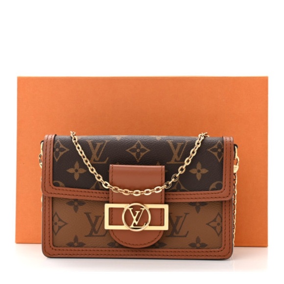 Louis Vuitton NEW Reverse Monogram Dauphine Crossbody - Picture 1 of 16
